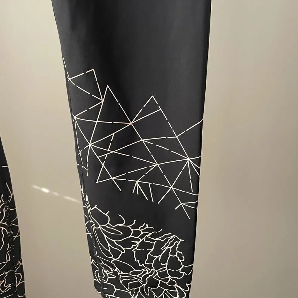 Athleta Cropped Legging - Picture 2 of 8
